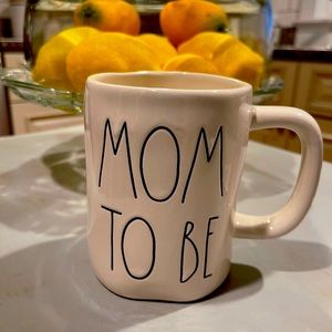 Two RAE DUN mom to be cups